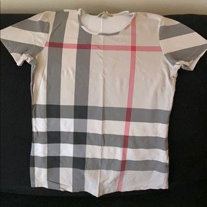 Burberry t shirt